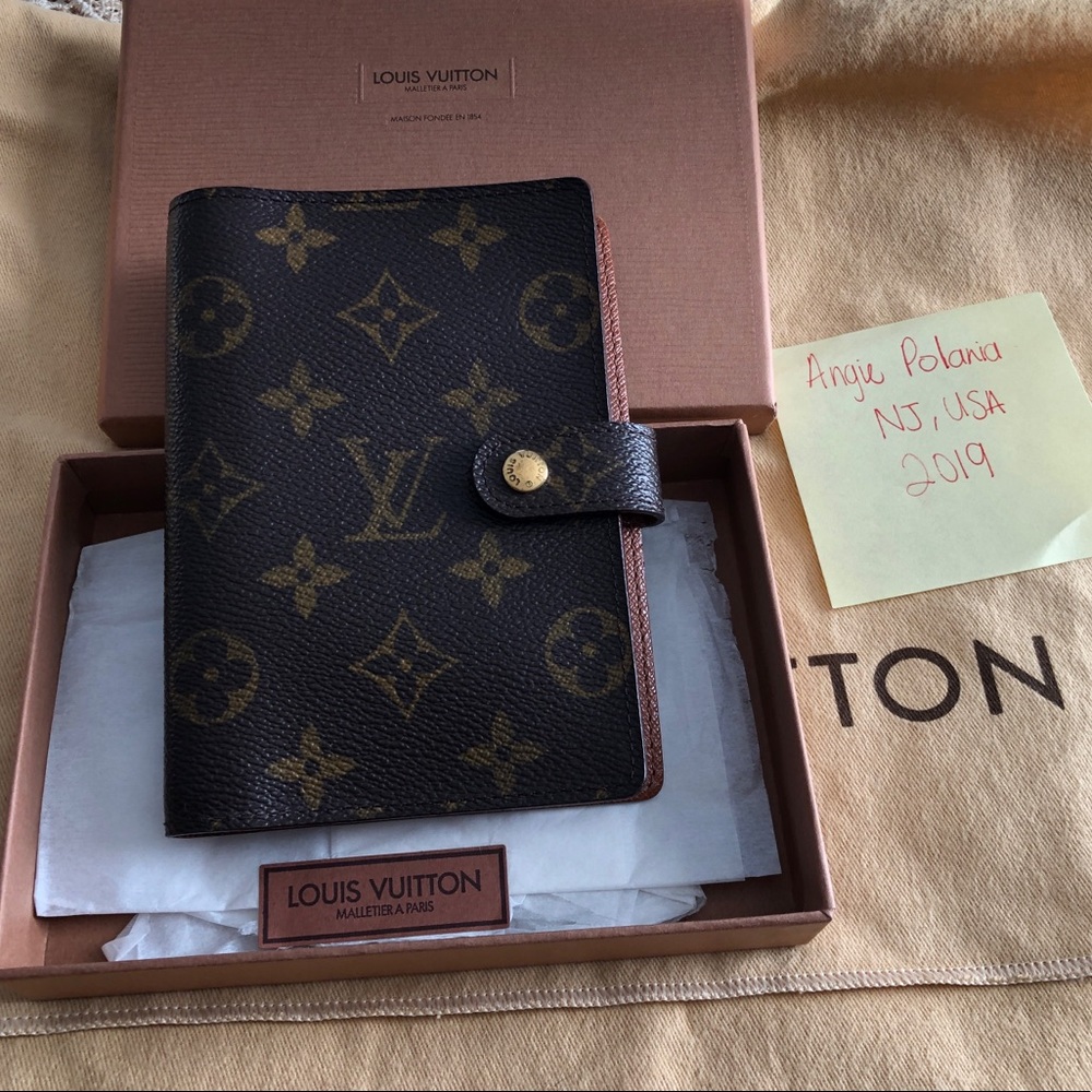 ****SOLD***Louis Vuitton Agenda PM Authentic